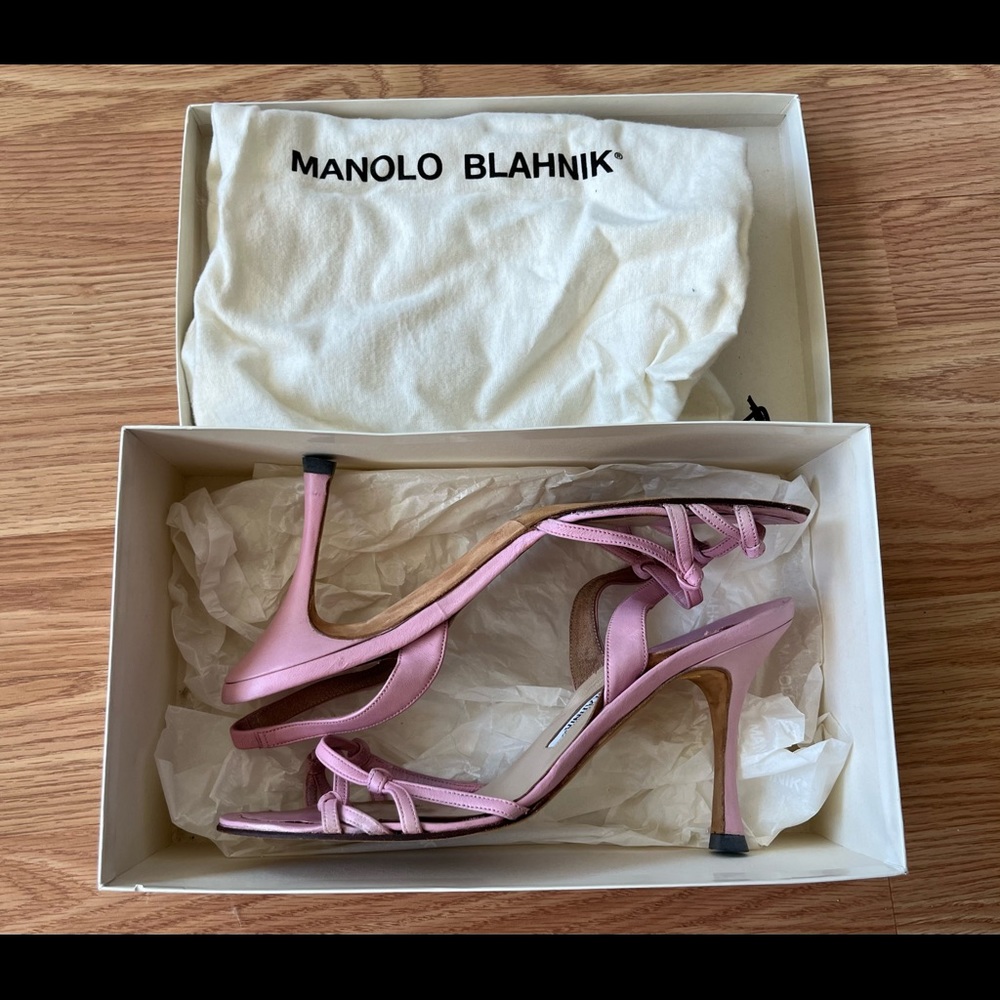 Authentic Manolo Blahnik l Vintage Pink heels